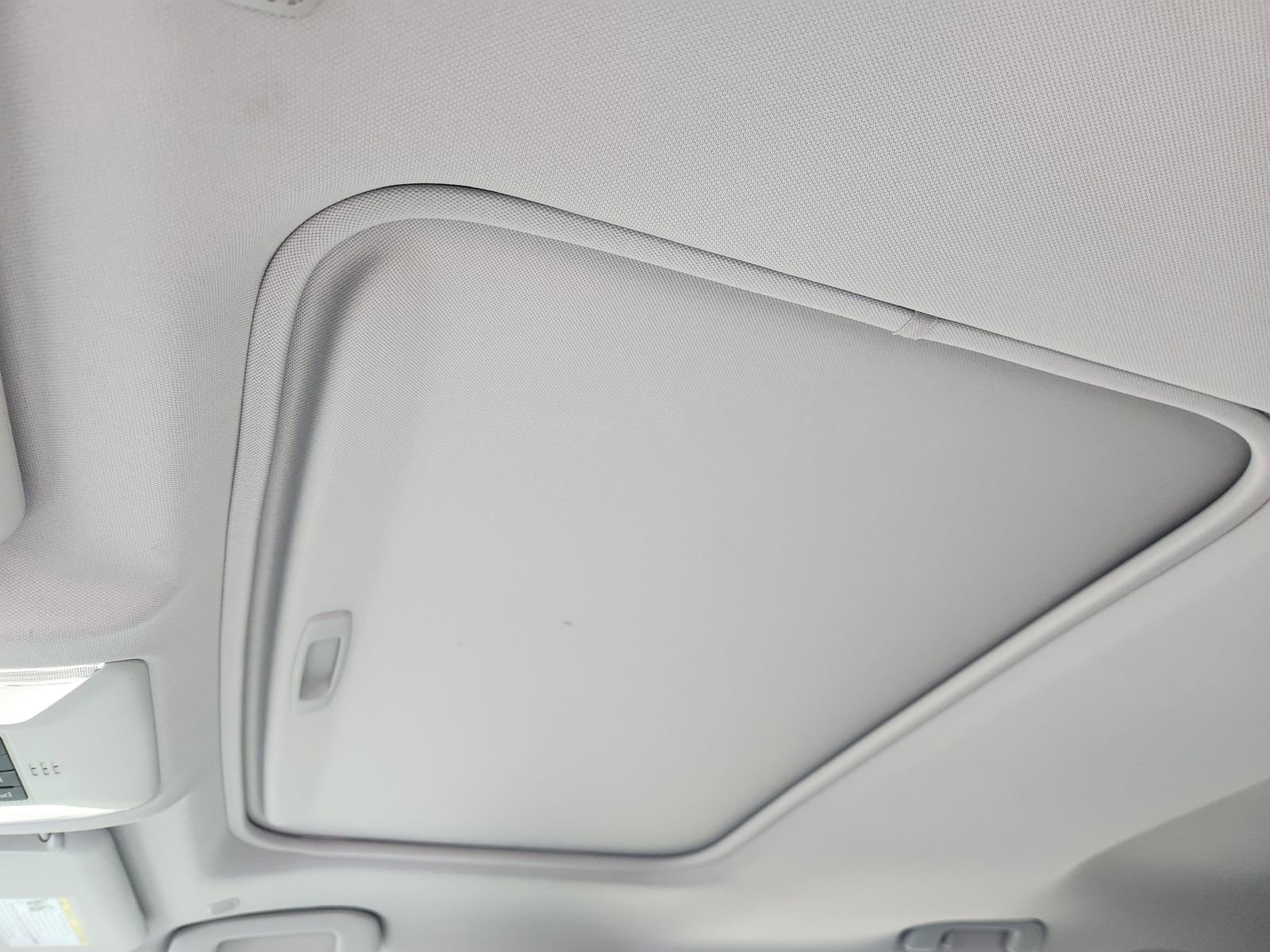 Used 2023 Toyota RAV4 XLE Premium image 30