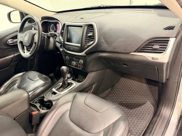 Used 2015 Jeep Cherokee Trailhawk w/ Comfort/Convenience Group image 17