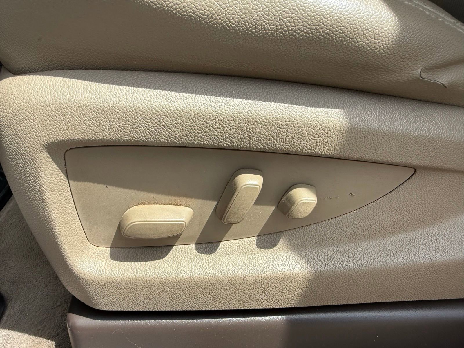 Used 2017 Chevrolet Silverado 1500 LTZ Z71 w/ LTZ Plus Package AWD/4WD image 36