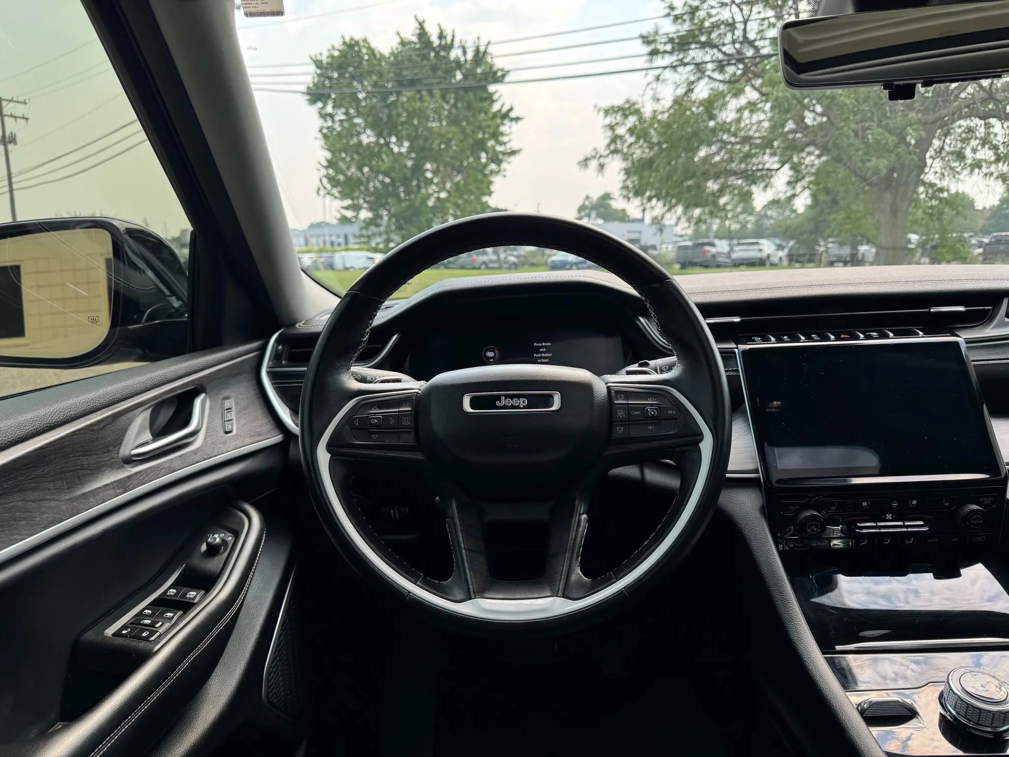 Used 2021 Jeep Grand Cherokee L Limited w/ Luxury Tech Group II image 18