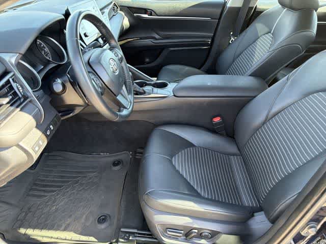 Used 2022 Toyota Camry SE FWD image 13