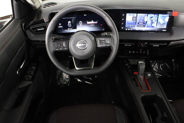 Certified 2026 Nissan Kicks SR FWD image 7