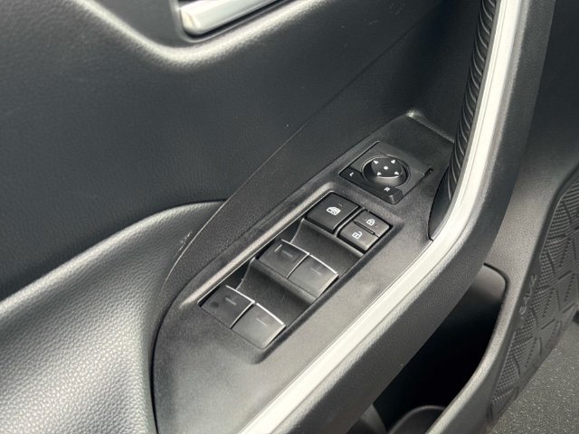 Used 2025 Toyota RAV4 XLE FWD image 16