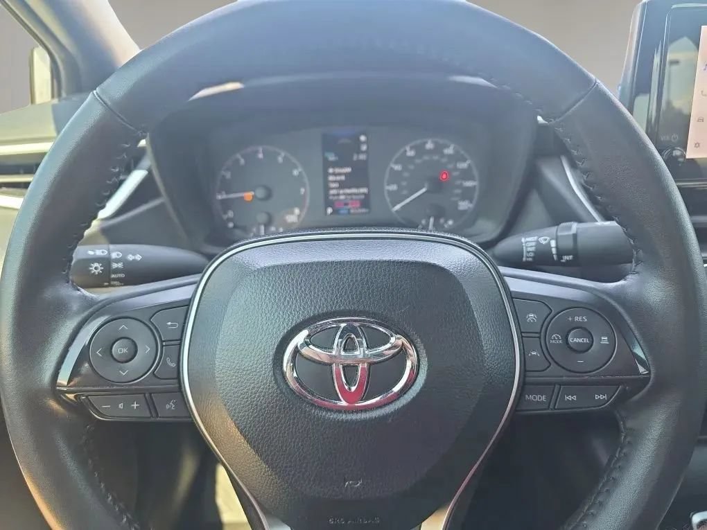 Used 2025 Toyota Corolla SE FWD image 17
