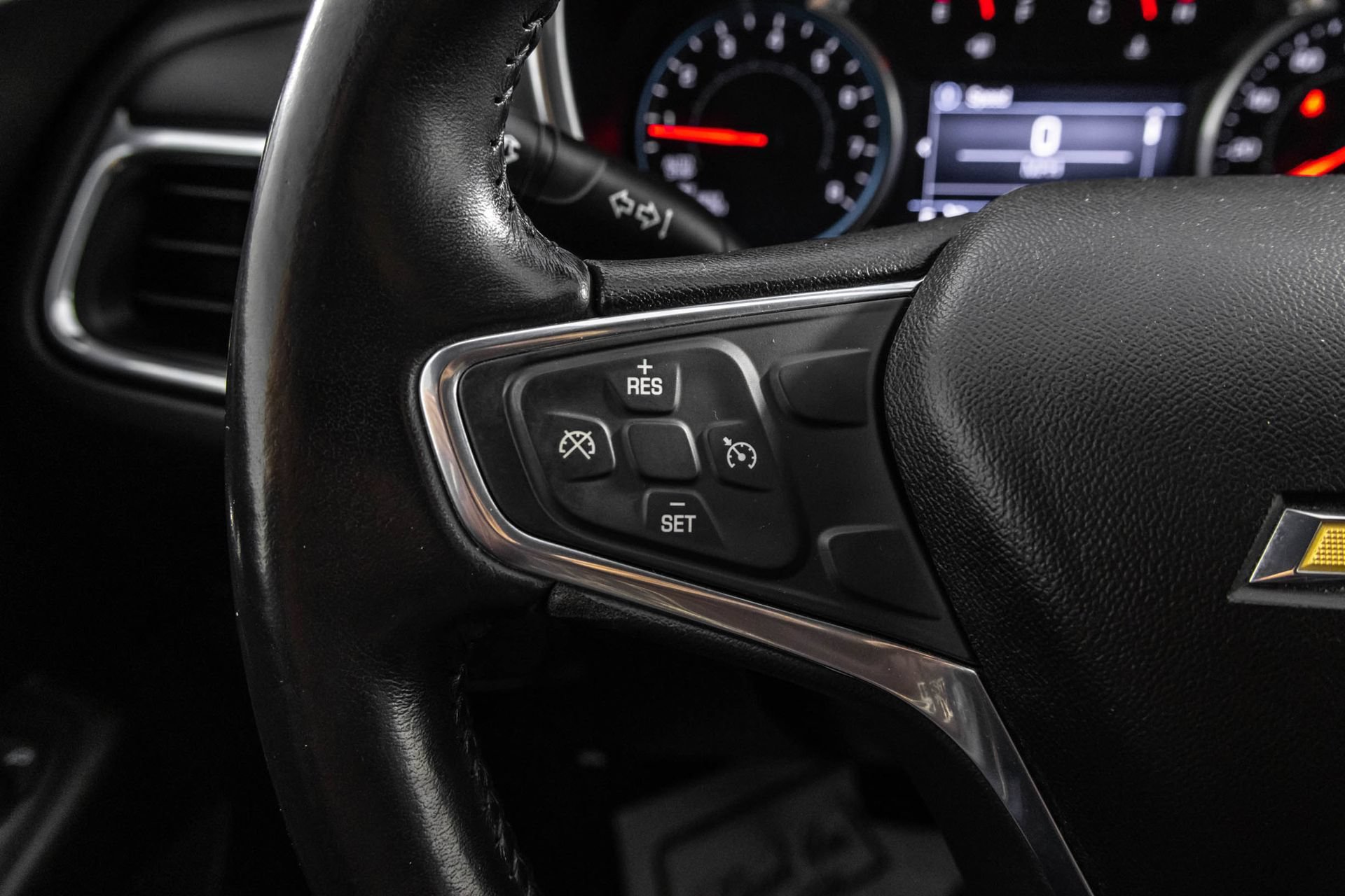 Used 2019 Chevrolet Equinox LT FWD image 25