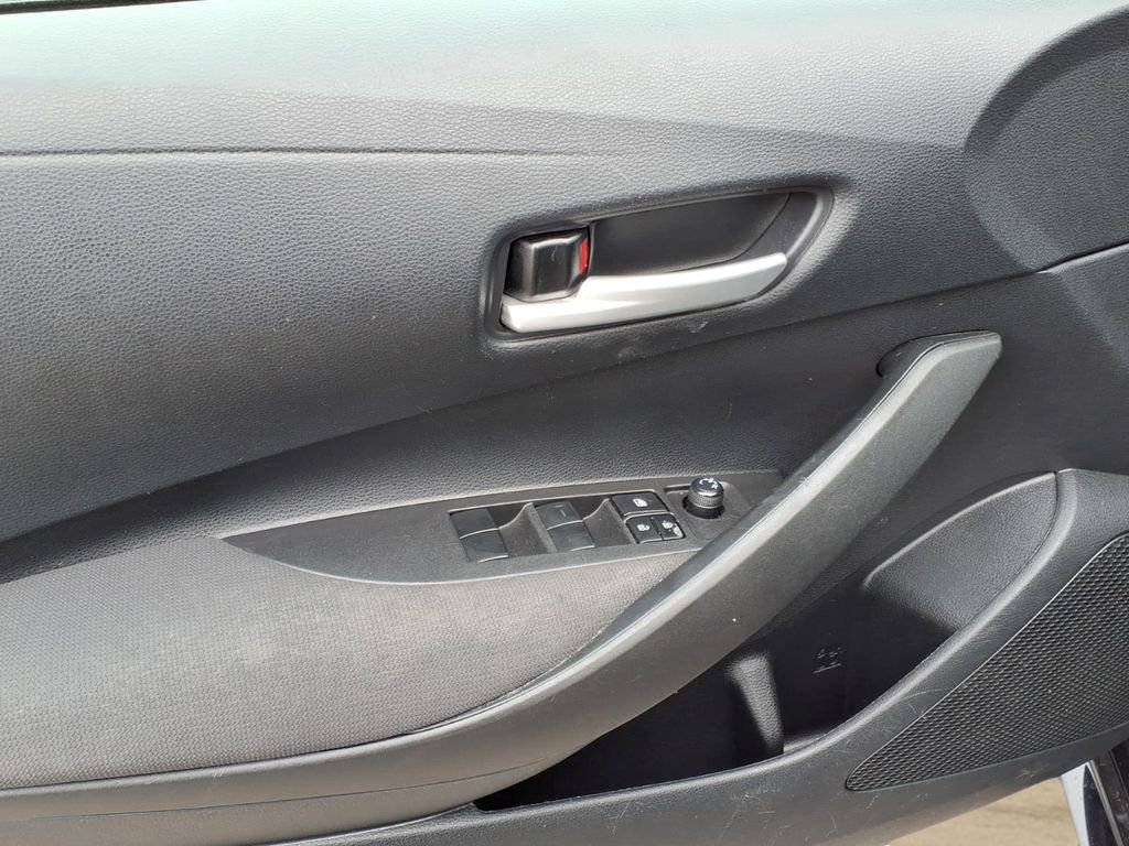 Used 2021 Toyota Corolla LE FWD image 20
