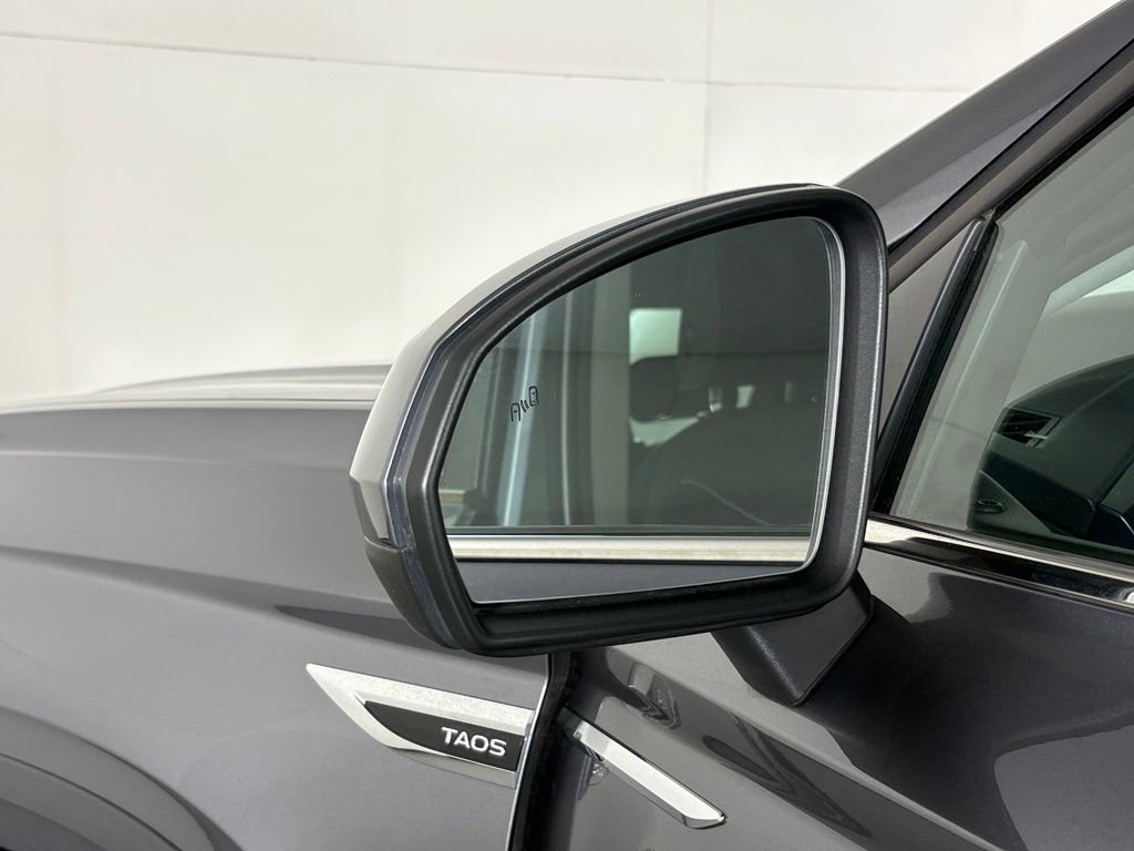 Used 2024 Volkswagen Taos SE FWD image 16