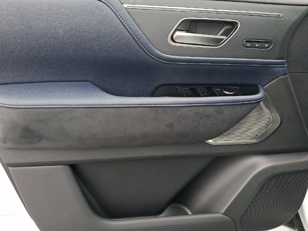 New 2027 INFINITI QX80 Sensory AWD/4WD image 9