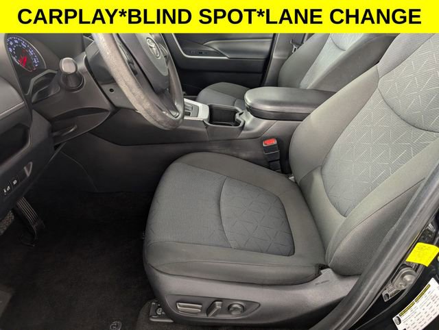 Used 2022 Toyota RAV4 XLE FWD image 12