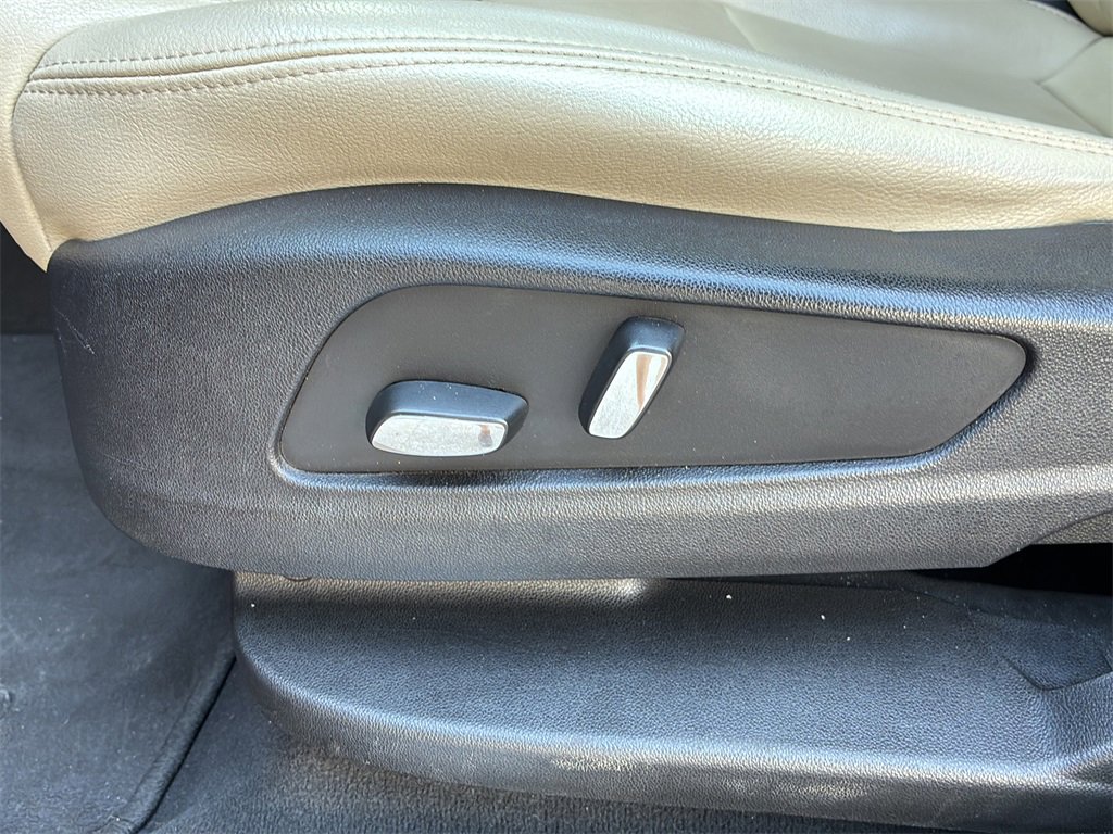 Used 2018 Cadillac XT5 FWD image 10