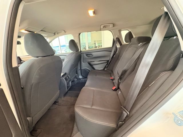 Used 2024 Nissan Rogue S AWD/4WD image 21