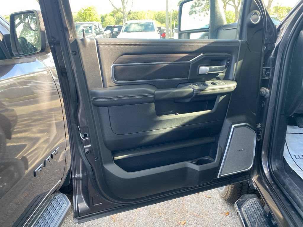 Used 2025 RAM 2500 Laramie AWD/4WD image 13