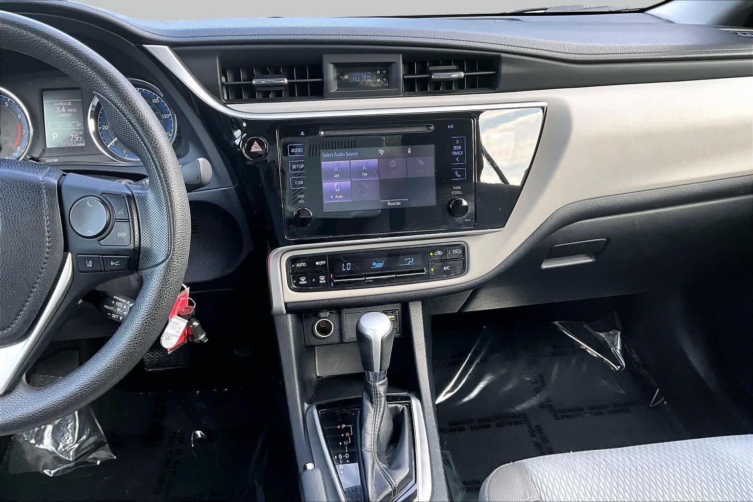 Used 2018 Toyota Corolla LE FWD image 7