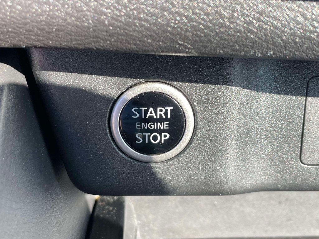Used 2023 Nissan Rogue S FWD image 30