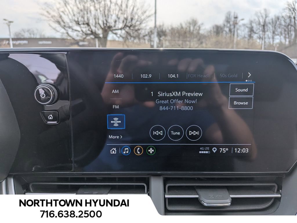 Used 2025 Chevrolet Trax LS image 21