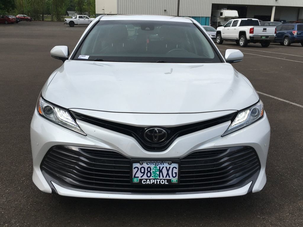 Used 2018 Toyota Camry XLE FWD image 9