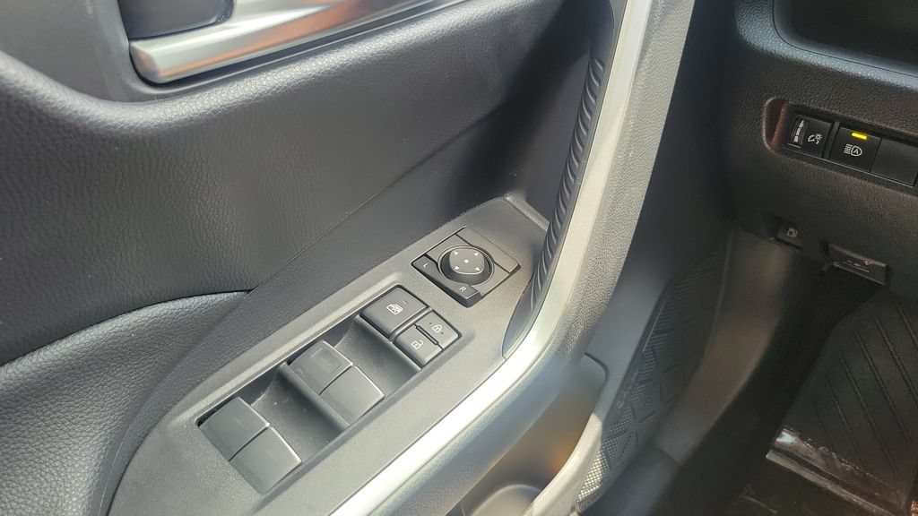 Certified 2025 Toyota RAV4 XLE AWD/4WD image 19