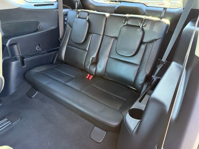 Used 2022 Ford Explorer XLT w/ Equipment Group 202A image 7