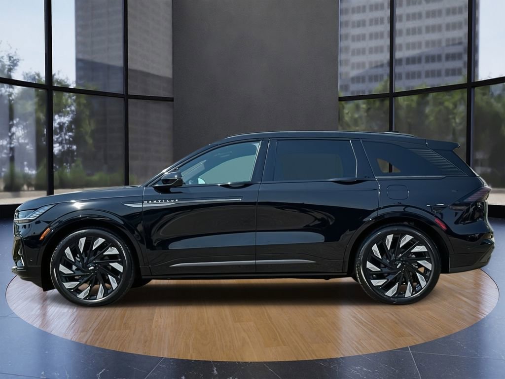 Used 2024 Lincoln Nautilus Reserve w/ Equipment Group 202A image 6