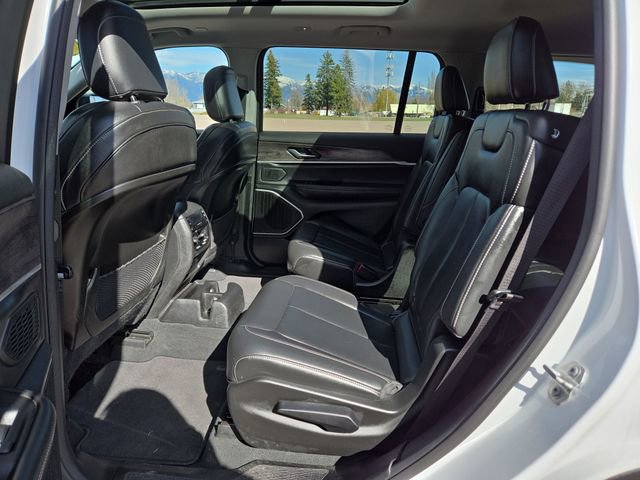 Used 2022 Jeep Grand Cherokee L Limited w/ Black Appearance Package RWD image 32