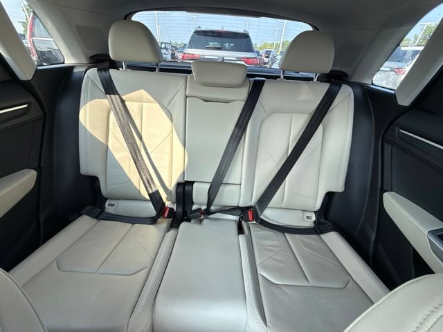 Used 2020 Audi Q3 2.0T Premium w/ Convenience Package AWD/4WD image 30
