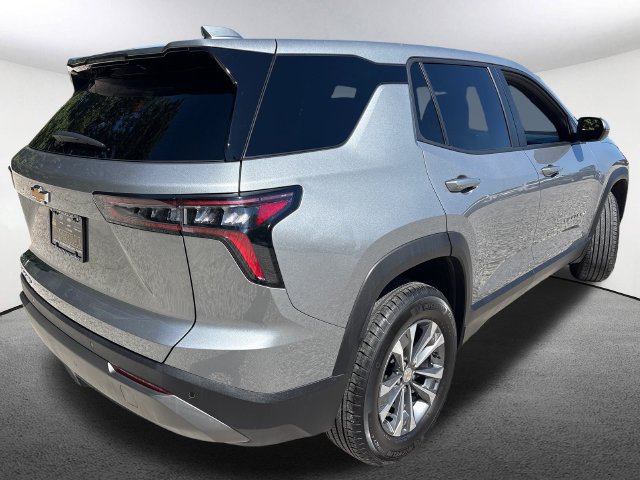 Used 2025 Chevrolet Equinox LT AWD/4WD image 14