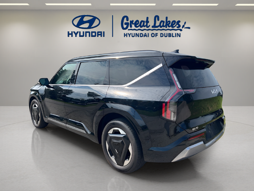 Used 2024 Kia EV9 Land AWD/4WD image 3