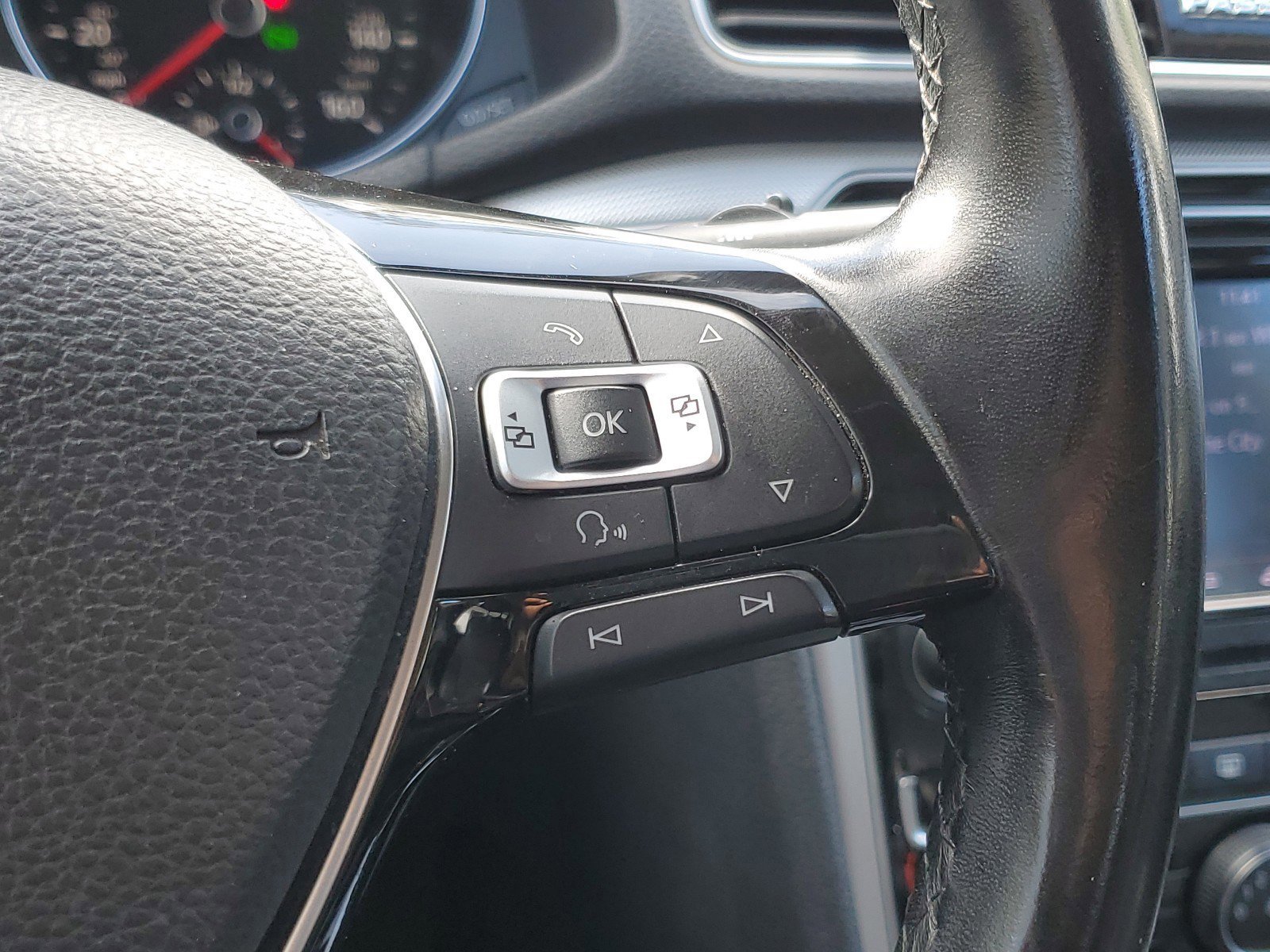 Used 2019 Volkswagen Passat 2.0T Wolfsburg image 23