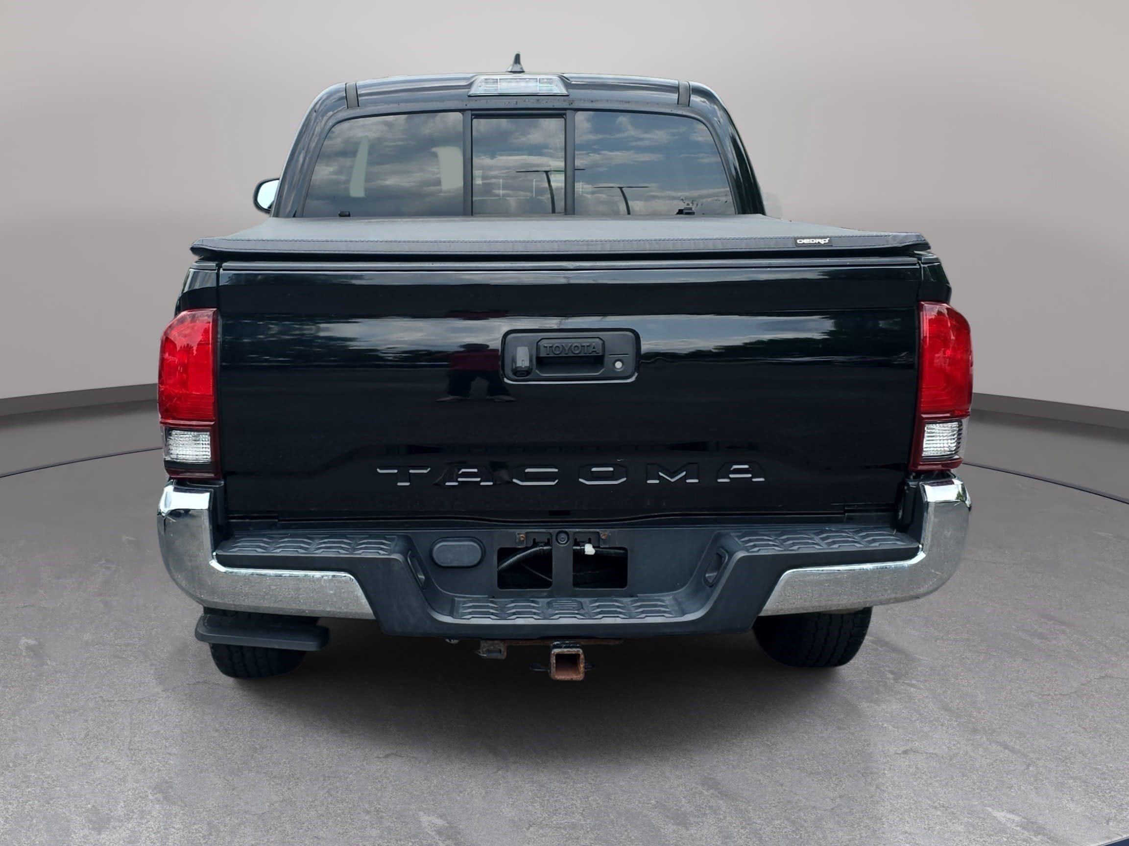 Used 2022 Toyota Tacoma SR5 RWD image 6