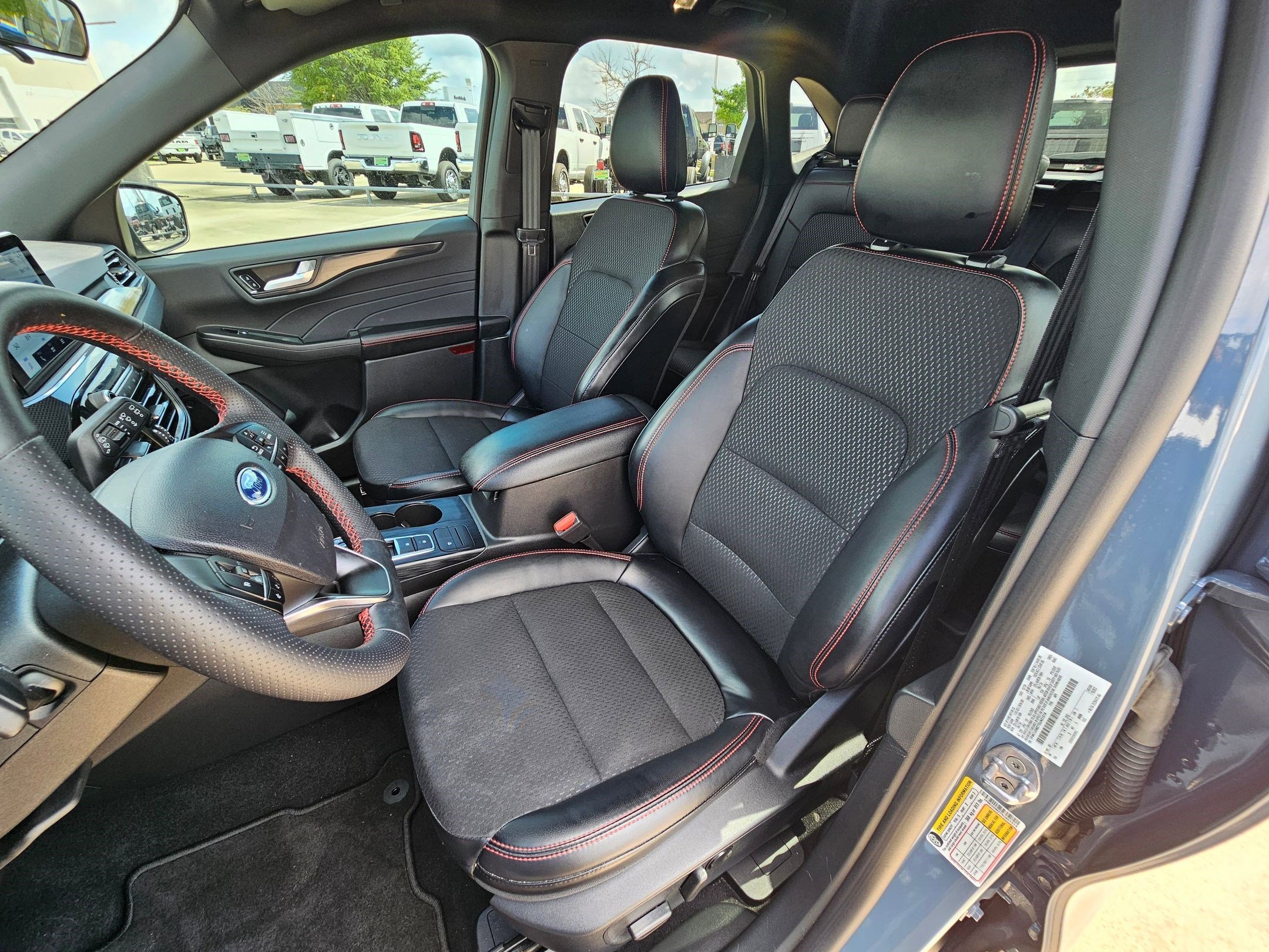 Used 2025 Ford Escape ST-Line w/ Equipment Group 301A image 16