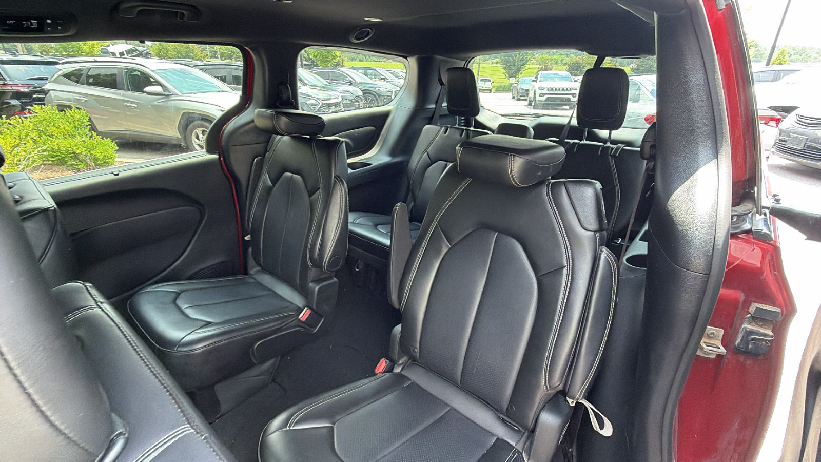 Used 2025 Chrysler Pacifica Select FWD image 22