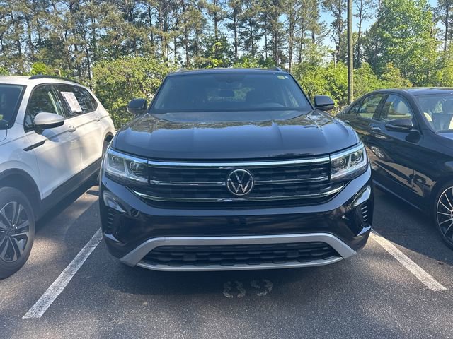 Used 2022 Volkswagen Atlas Cross Sport SE FWD image 2