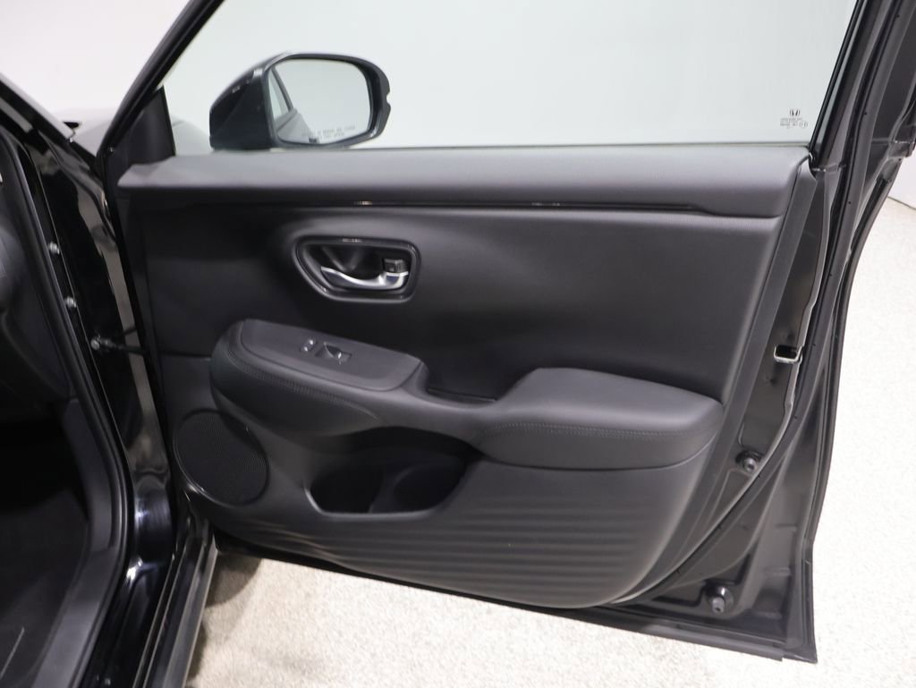 Used 2023 Honda HR-V LX image 23
