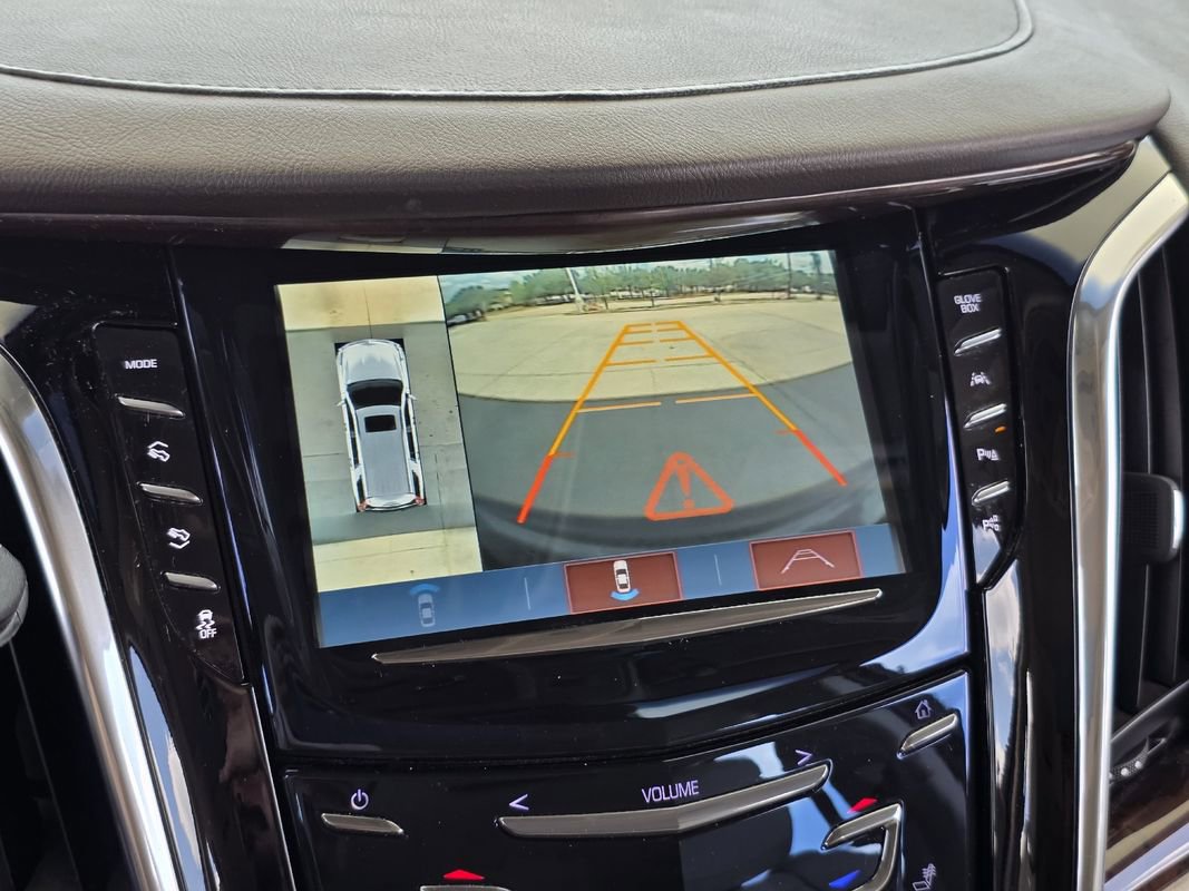 Used 2017 Cadillac Escalade ESV Luxury image 15