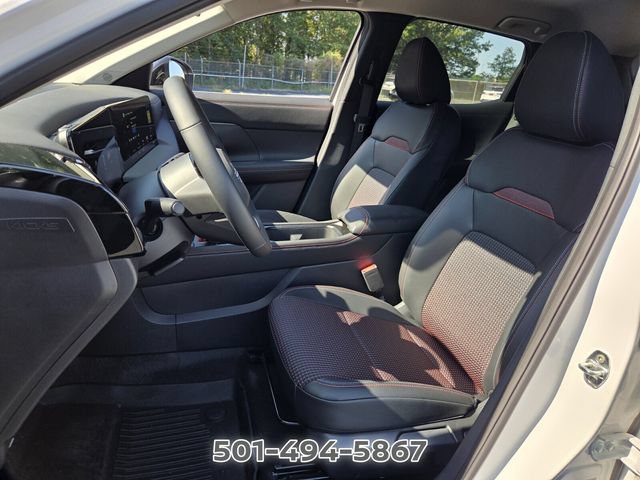 Certified 2026 Nissan Kicks SR FWD image 9