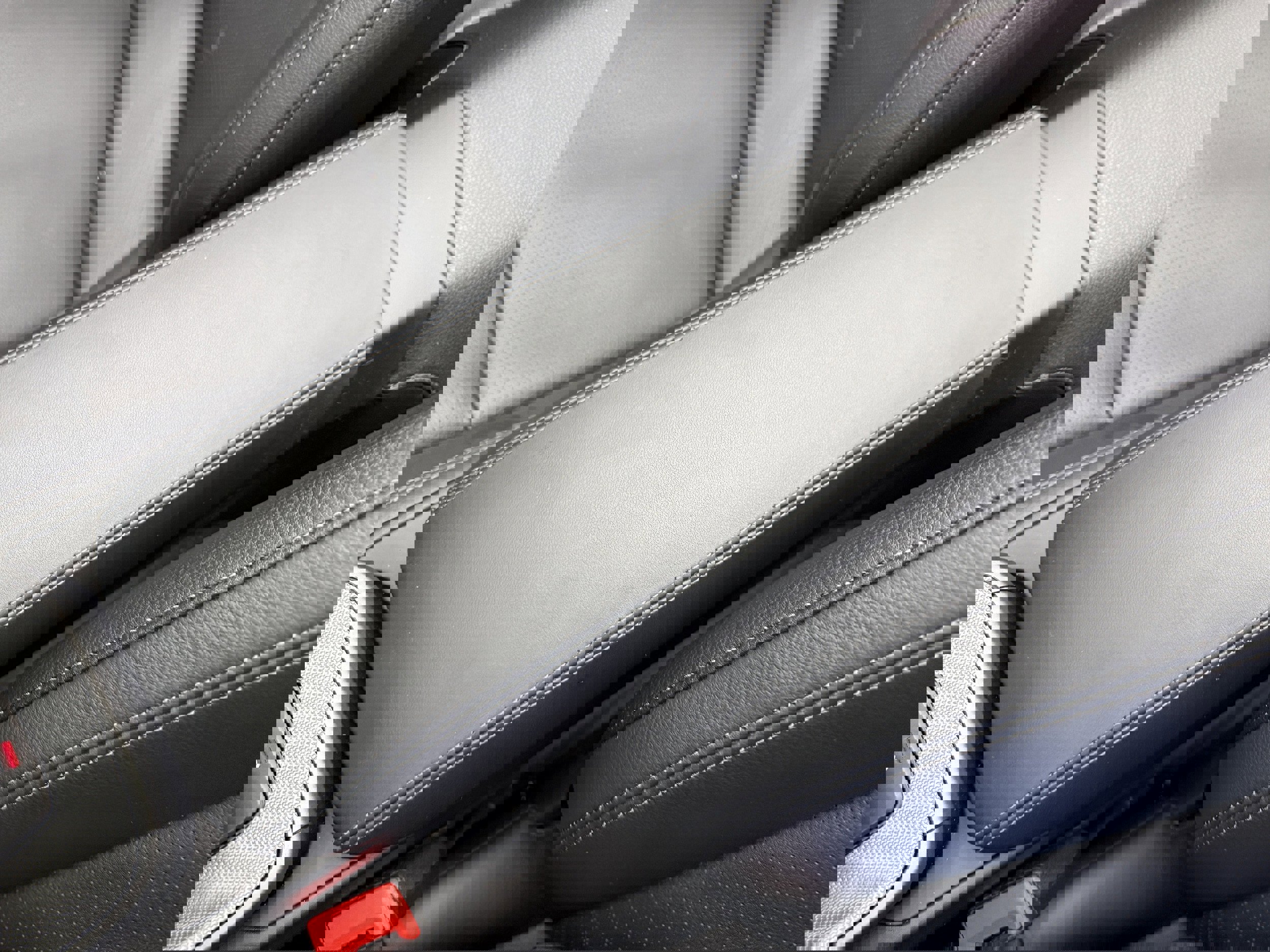 Used 2025 Porsche 911 Carrera RWD image 31