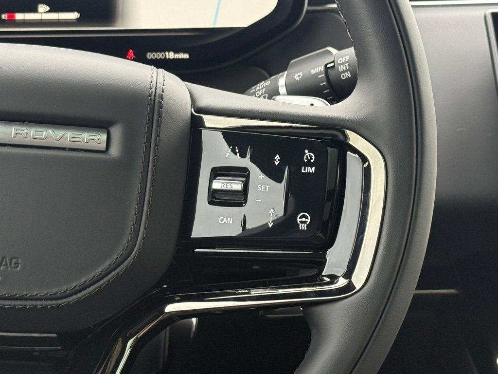 New 2025 Land Rover Range Rover Sport Dynamic SE image 18