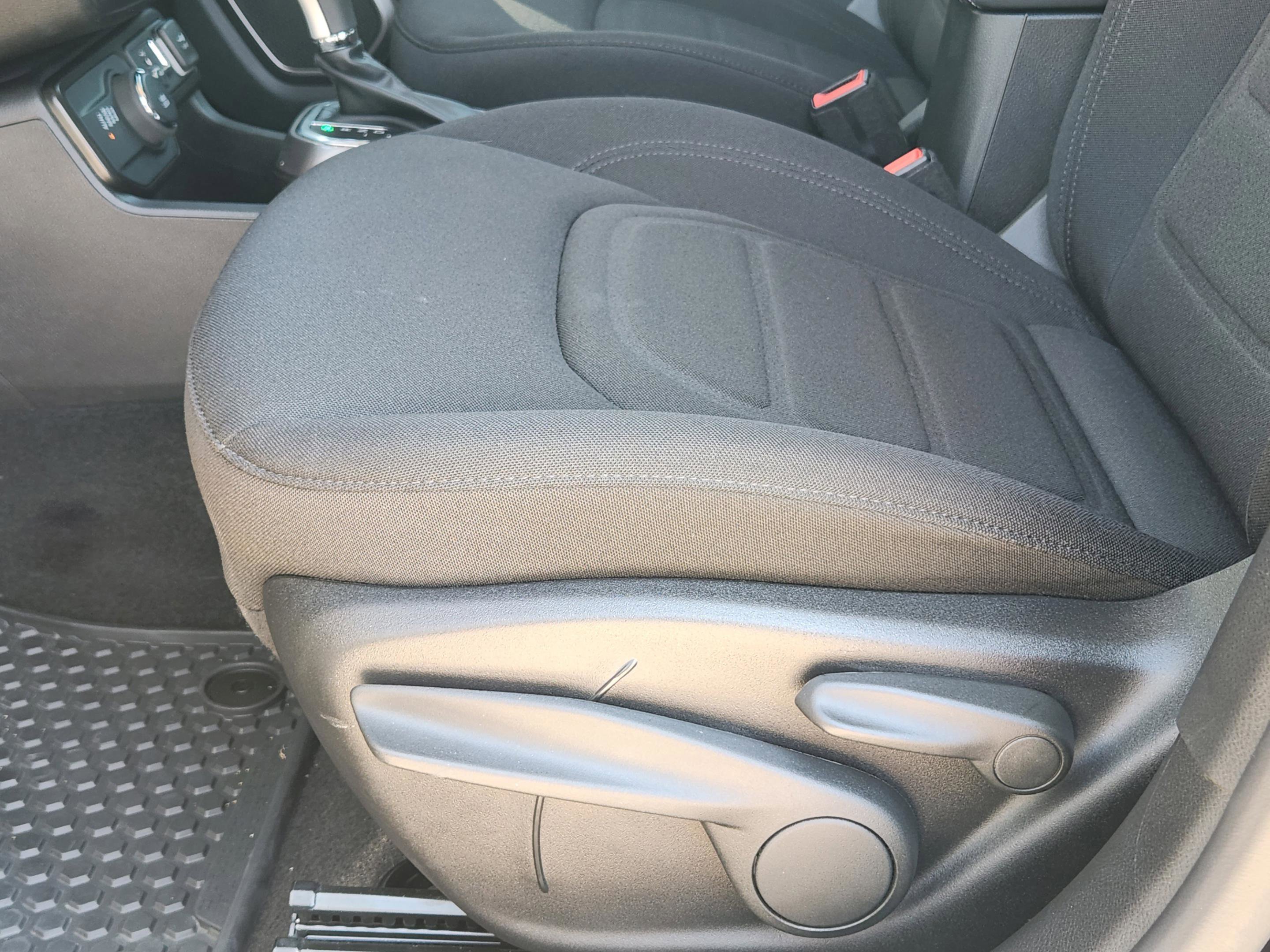Used 2022 Jeep Renegade Latitude image 21