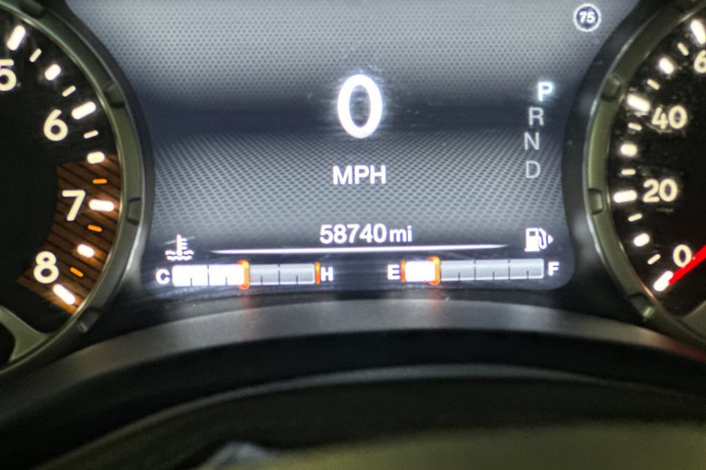 Used 2019 Jeep Renegade Limited w/ UConnect 8.4 Nav Group FWD image 29