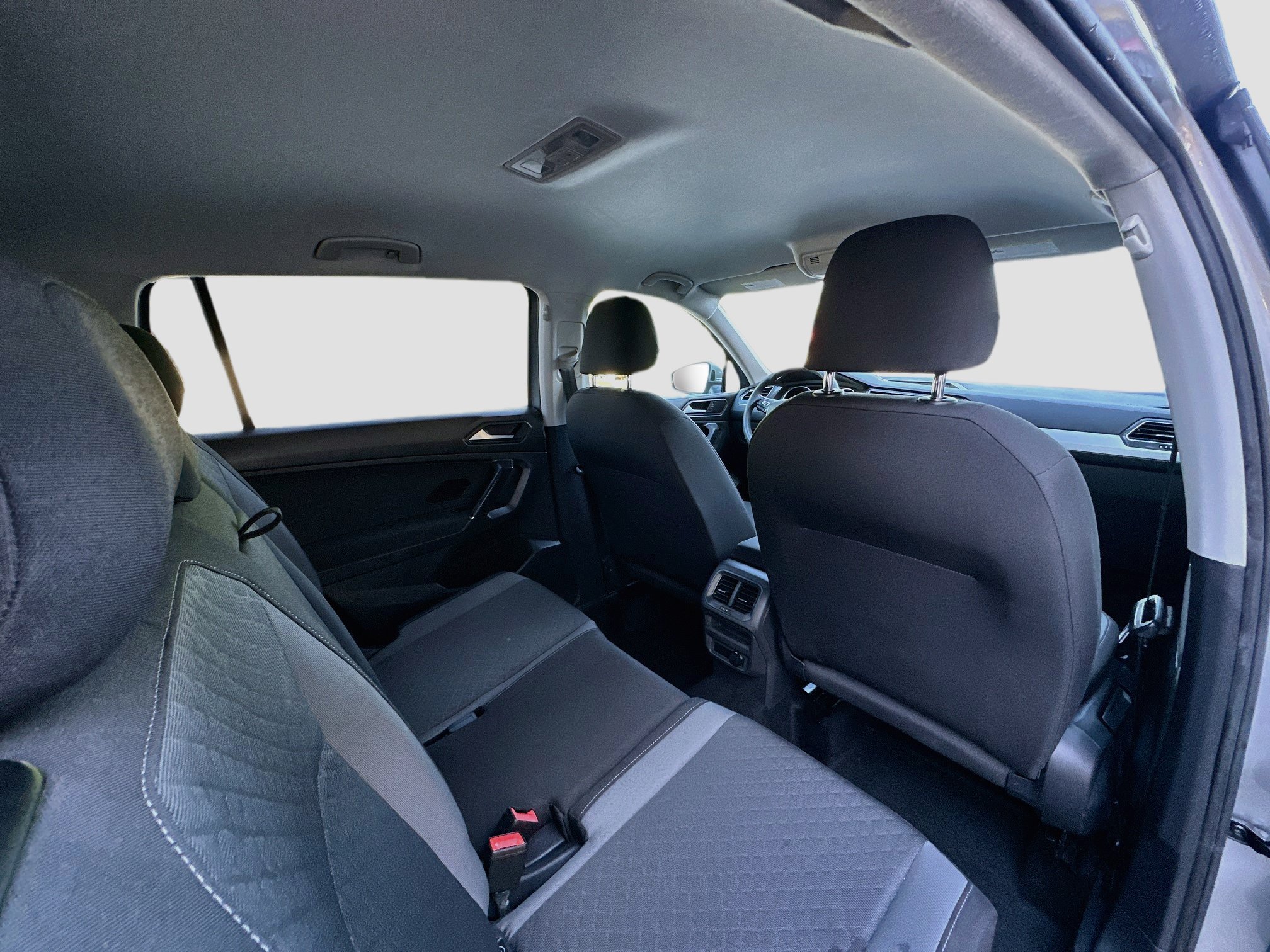Used 2020 Volkswagen Tiguan S FWD image 28