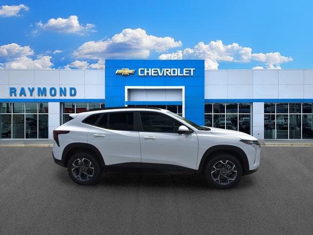 New 2026 Chevrolet Trax LT w/ LT Convenience Package FWD image 2