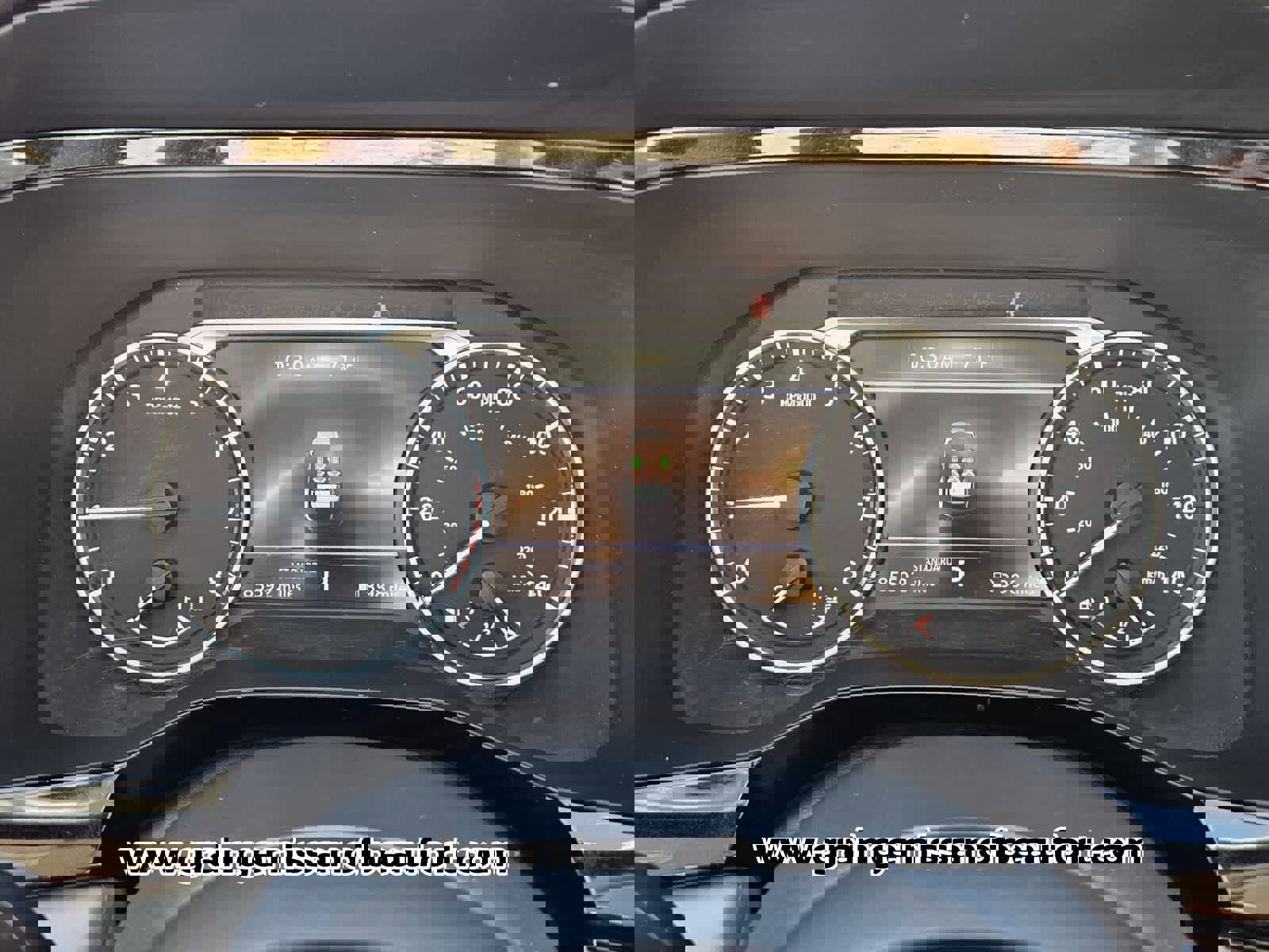 Used 2022 Nissan Pathfinder SV image 14