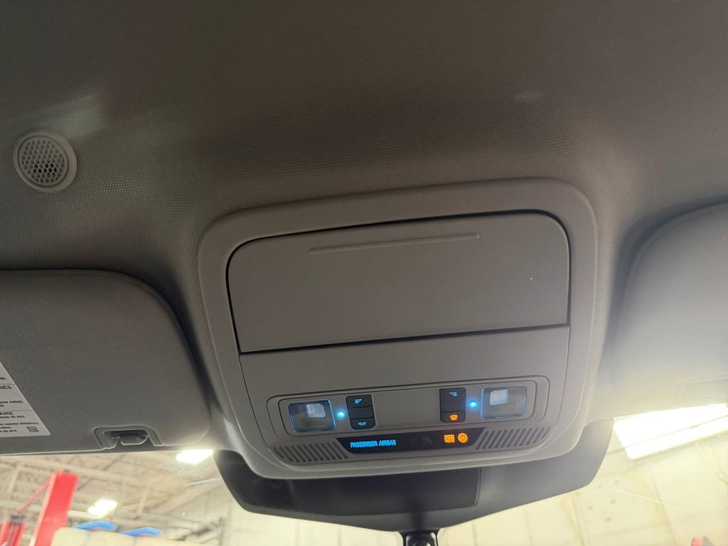 Used 2023 Ford Explorer XLT w/ Equipment Group 202A image 19