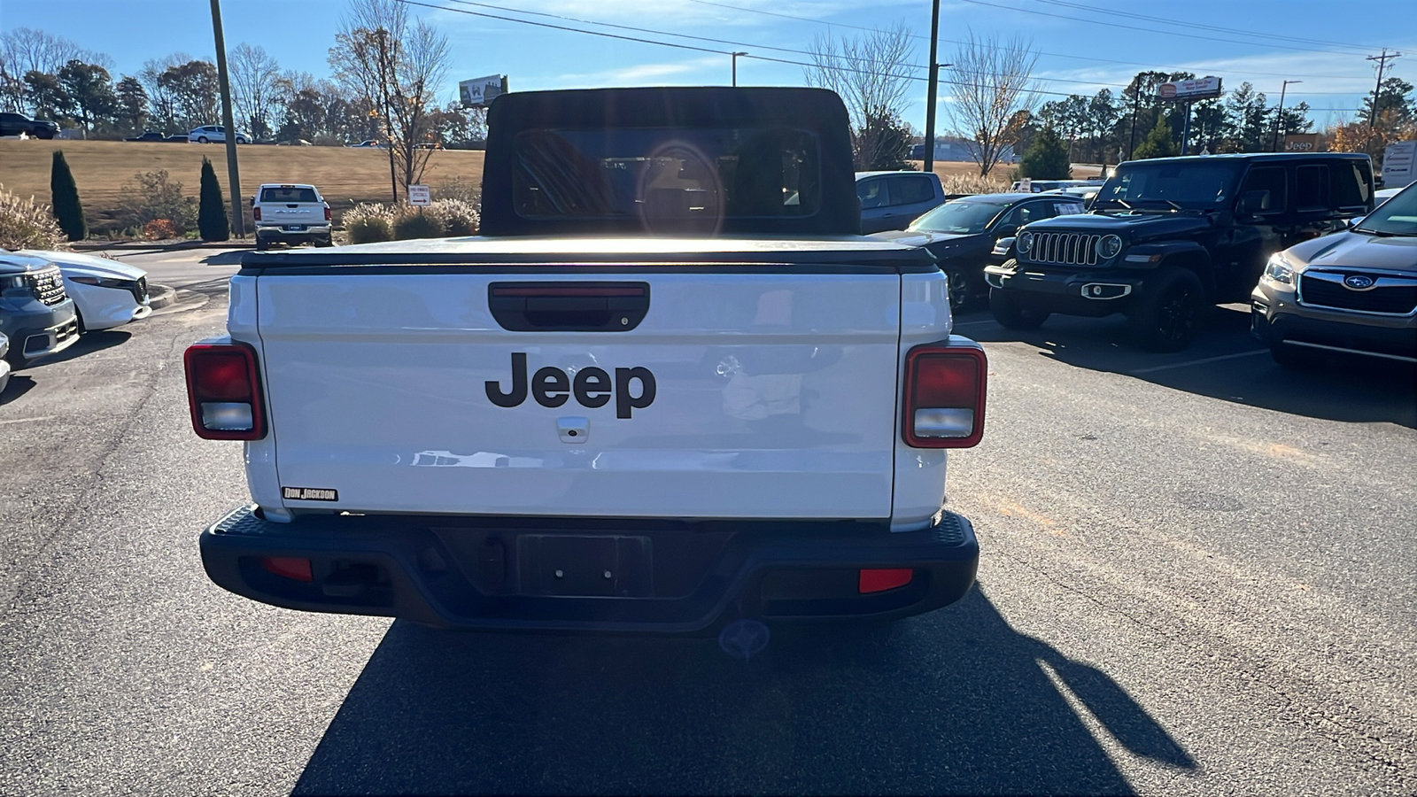 Used 2024 Jeep Gladiator Sport image 9