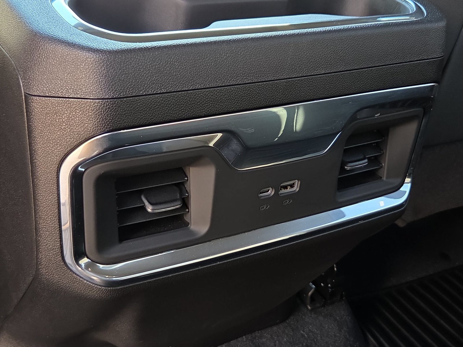 Used 2025 Chevrolet Silverado 1500 LTZ RWD image 21