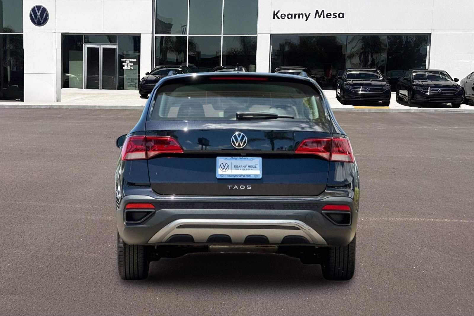 Used 2023 Volkswagen Taos S w/ Driver Assistance Package FWD image 5