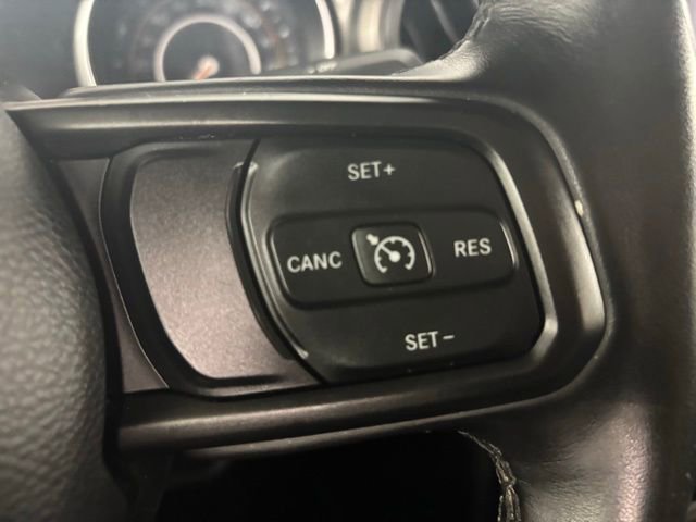 Used 2022 Jeep Gladiator Willys AWD/4WD image 24