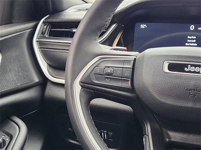 Used 2024 Jeep Grand Cherokee Altitude image 28