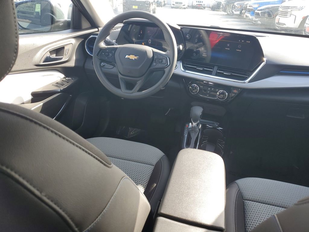 New 2026 Chevrolet Trax LT image 11