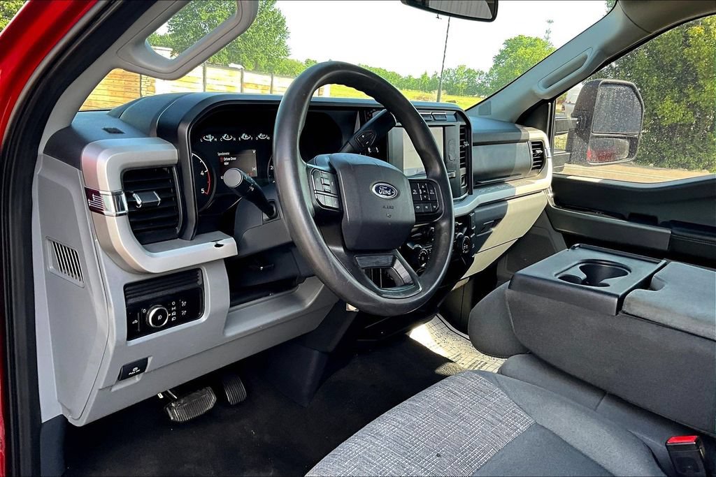 Used 2023 Ford F350 XLT AWD/4WD image 10